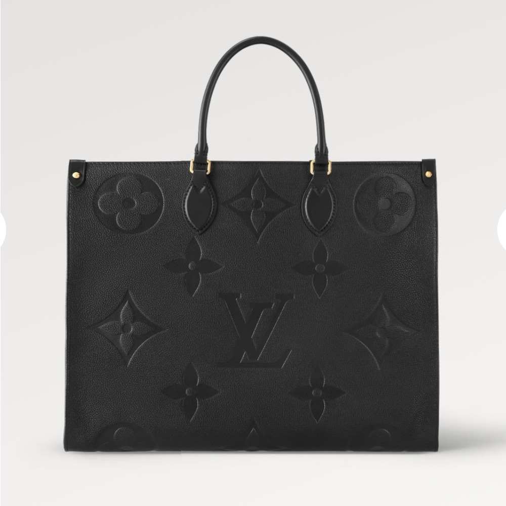 Louis Vuitton M44925
OnTheGo GM color Black